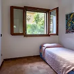 Apartment Un Giardino Sul Mare